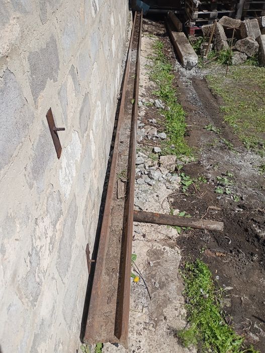 Рельса в хорошем состоянии, длинная