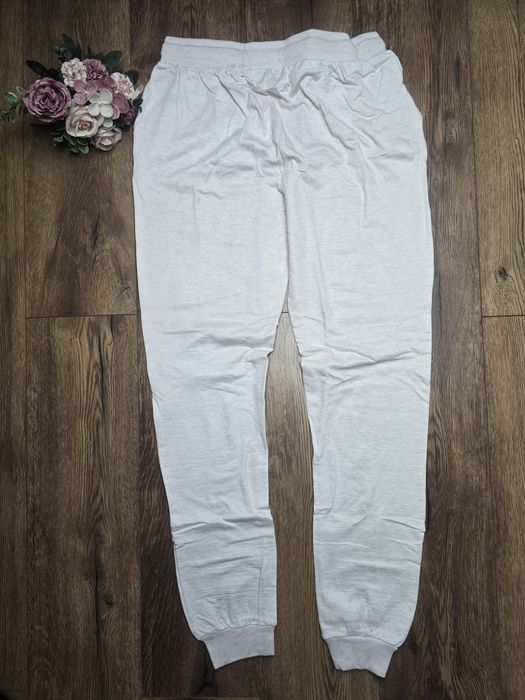 Damskie spodnie dresowe r. L