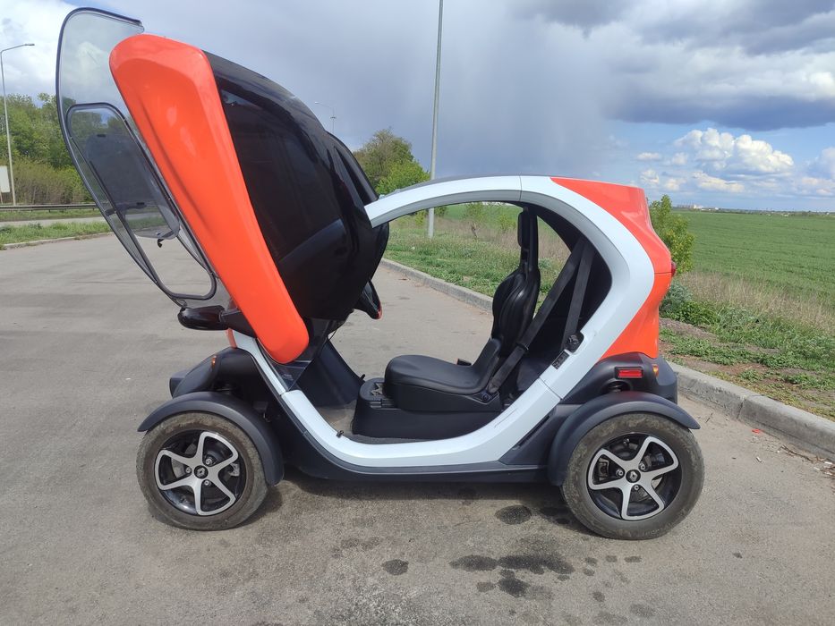 Рено.   .Твіззі..