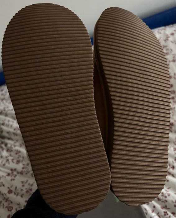 Pantufas artesanais em pele de ovelha