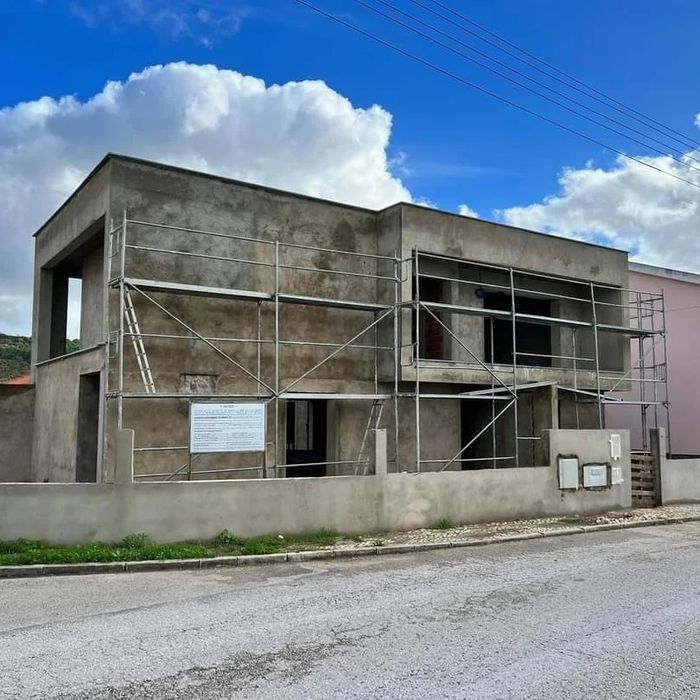 Fazemos trabalhos de remodelação, construção de raiz e light steel fra