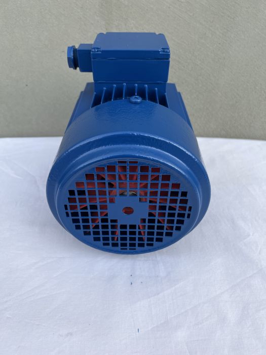 2.2 квт 3000 об Електродвигатель електродвигун електромотор