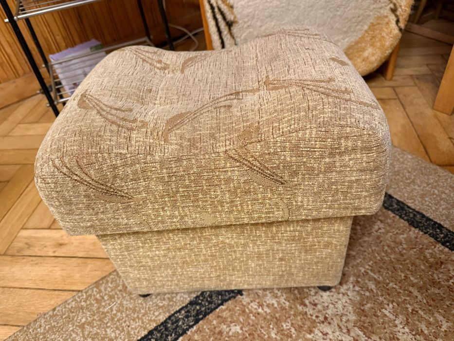 Dwa fotele + dwie pufy