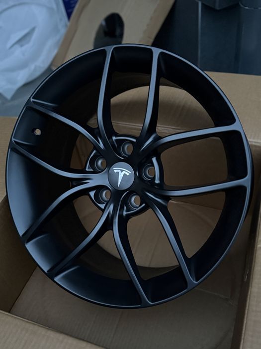 Диски Нові R19/5/114,3 TESLA Model 3 . В Наявності .