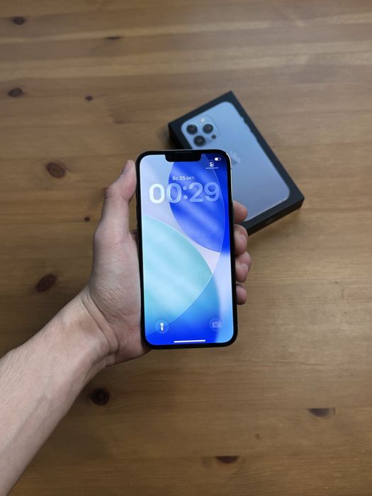 iPhone 13 Pro Sierra Blue