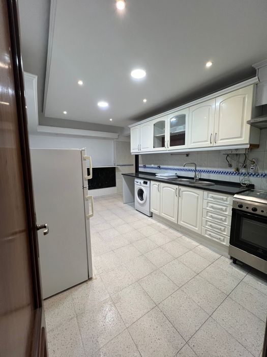 Quarto para arrendar Rio de Mouro