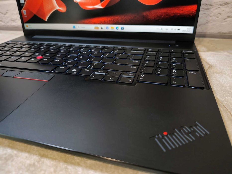 Lenovo ThinkPad E16 Gen 3 Intel Ultra 5 225U 16GB DDR5 256GB 2026!