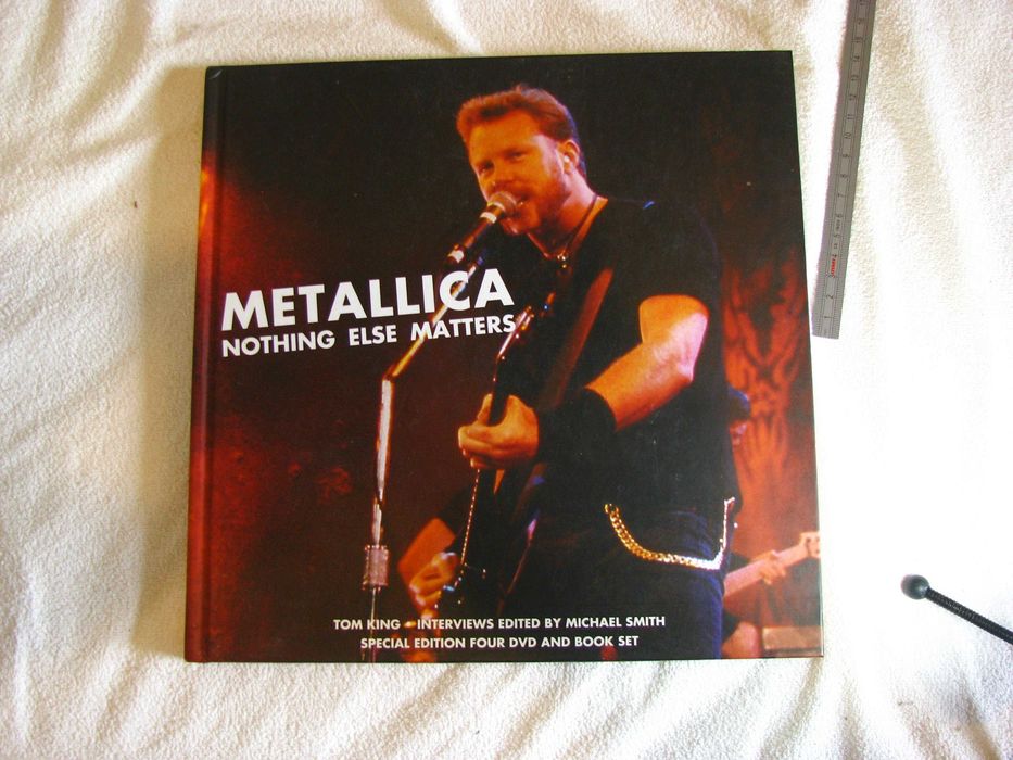 Metallica "Nothing Else Matters" livro+ 4 DVDs