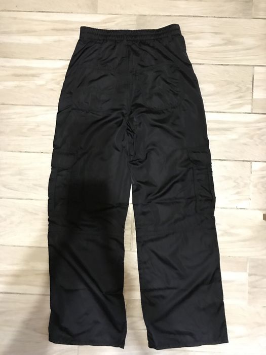 Штани карго дівчина