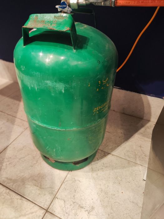 Butla gazowa pełna butanu