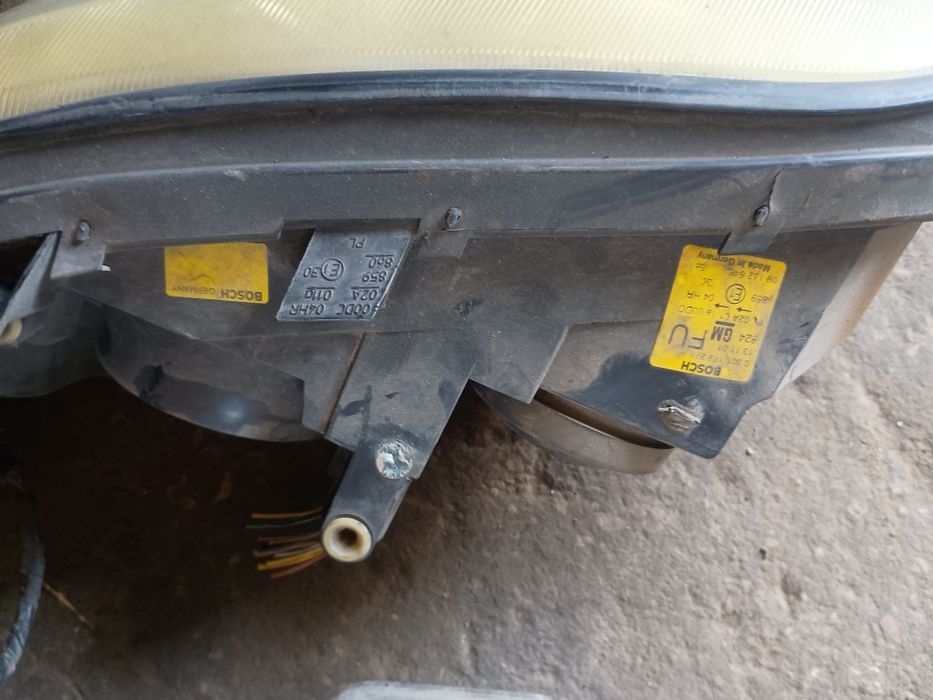 Opel Vectra b lampy przód xsenon