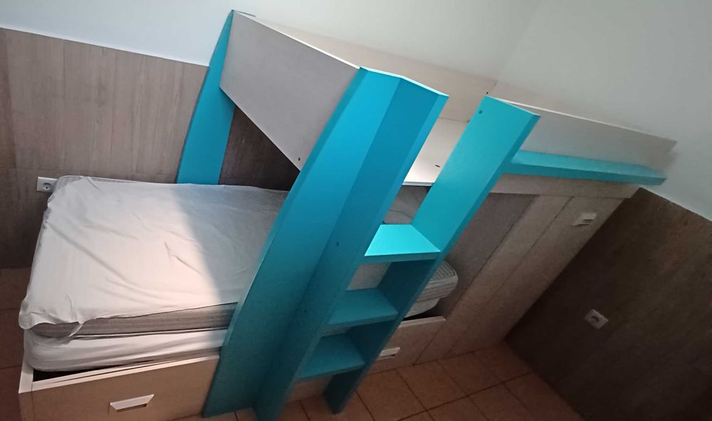 Beliche duplo e cama de casal