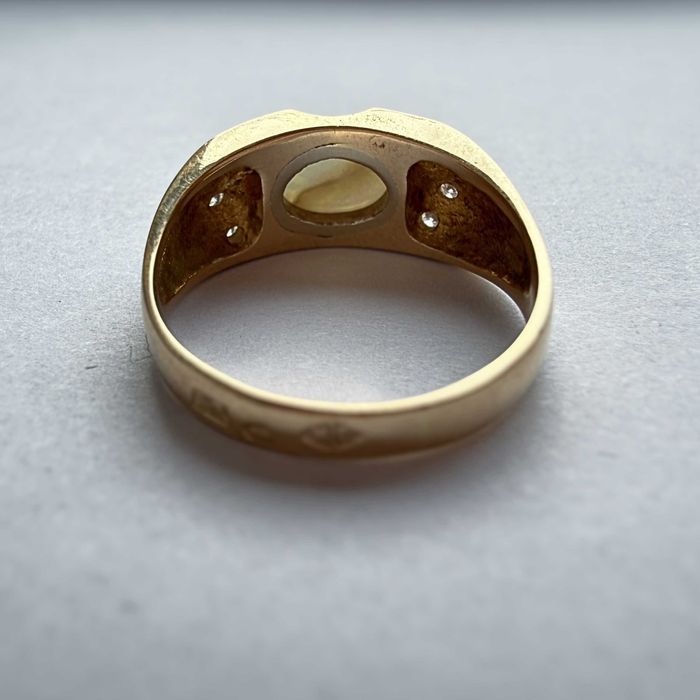 Złoty pierścionek z opalem i 6 diamentami (0,09 CT) PRL'87r 14K unikat