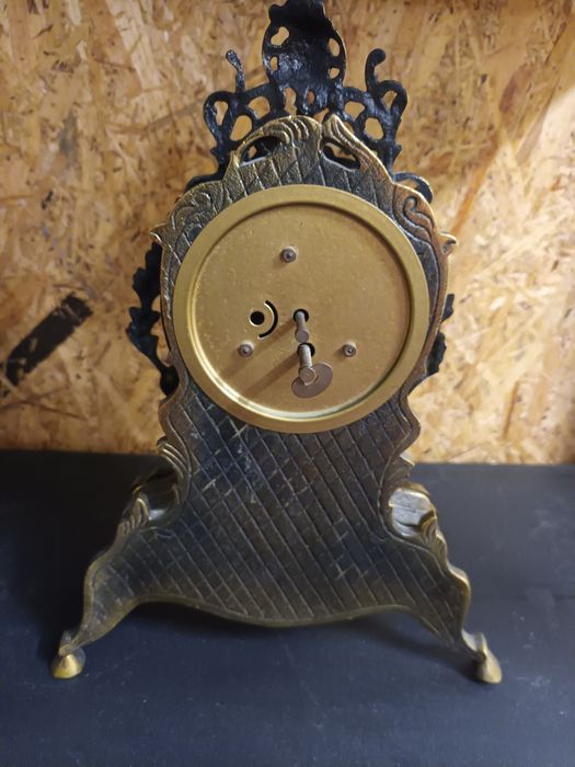 Relogio de mesa em bronze...