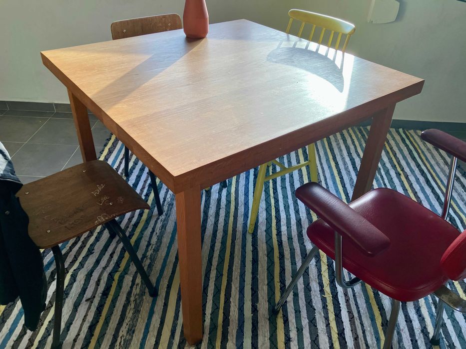 Mesa de madeira maciça