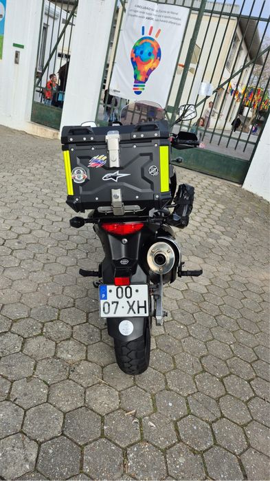 Suzuki vstrom DL 650.
