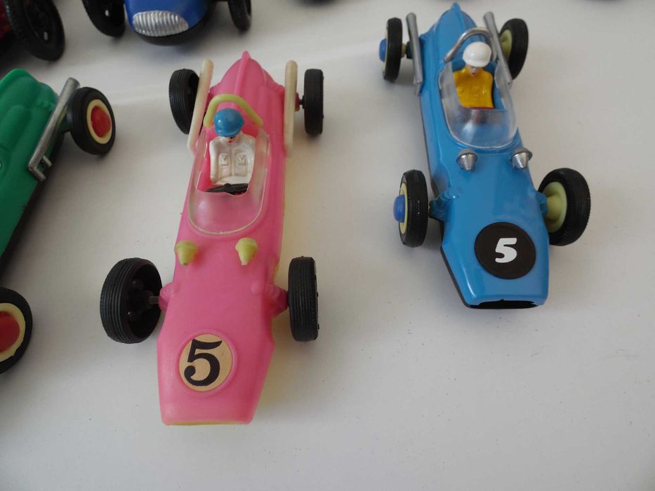 Brinquedos Pepe carros de corrida Porsche e Cooper