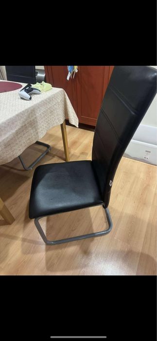 Mesa vidro sala . 6 Cadeiras pretas impecável