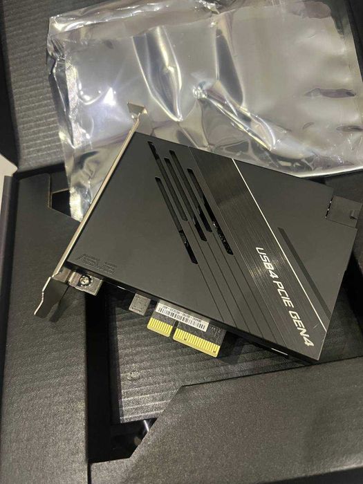 ASUS USB4 PCIe Gen4 Card (90MC0CE0-M0EAY0)