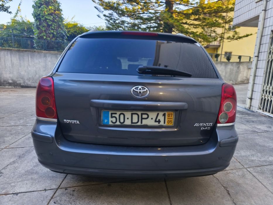 Toyota Avensis SW 2.2 150cv — fotografia 3