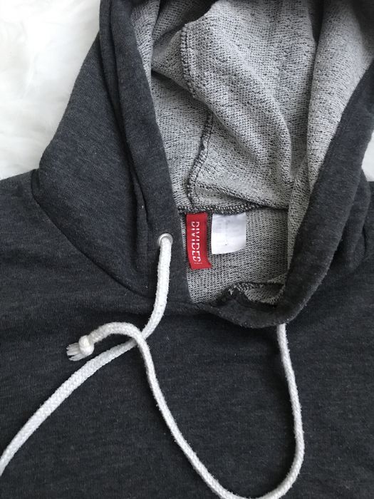 Жіноча вкорочена чорна футболка одяг худі кофта світшот безкоштовно