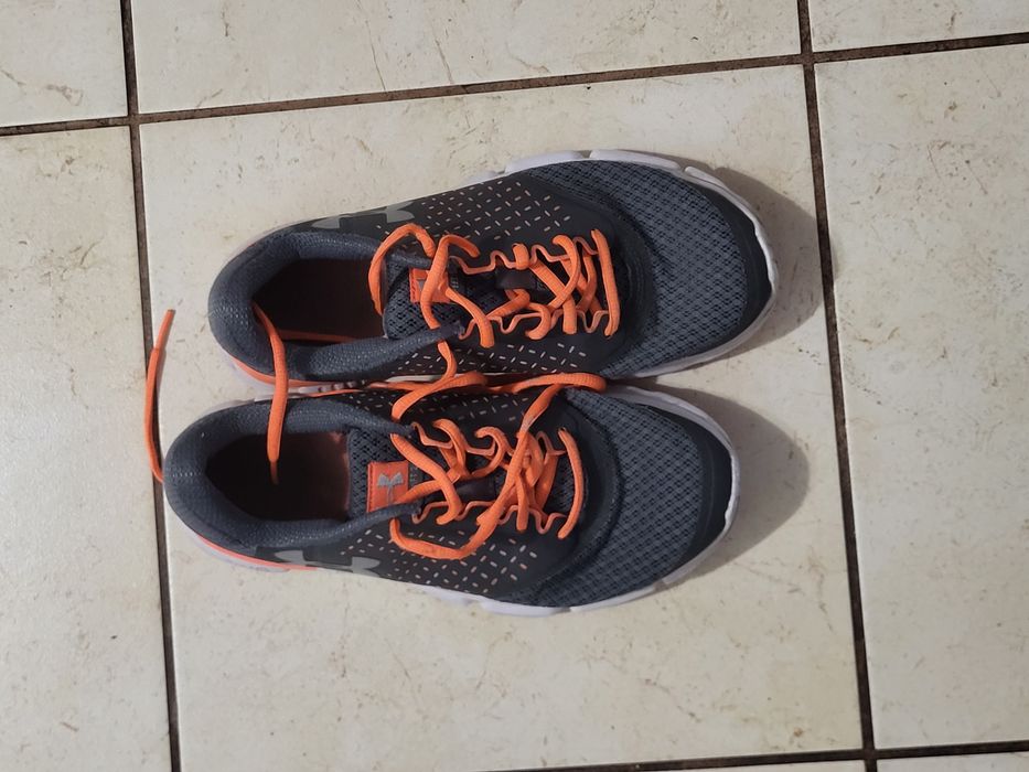 Buty sportowe na siłownie, do biegania  r. 40 Under Armour