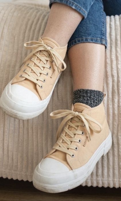 zolte teampki morelowe pull and bear