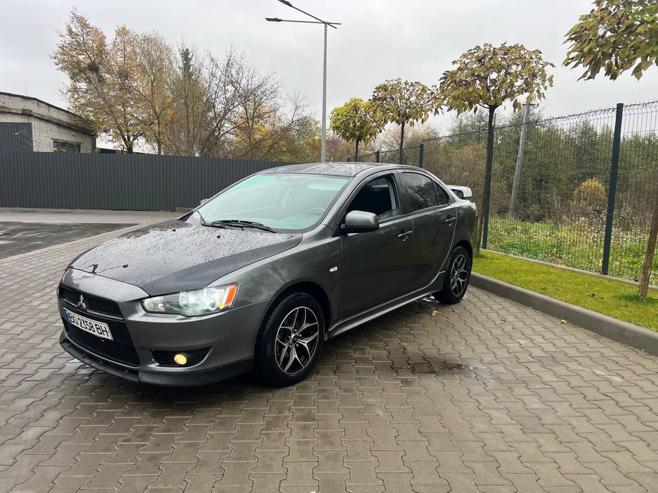 Mitsubishi lancer 10