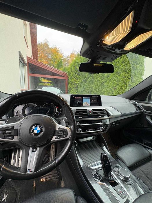 samochód osobowy BMW