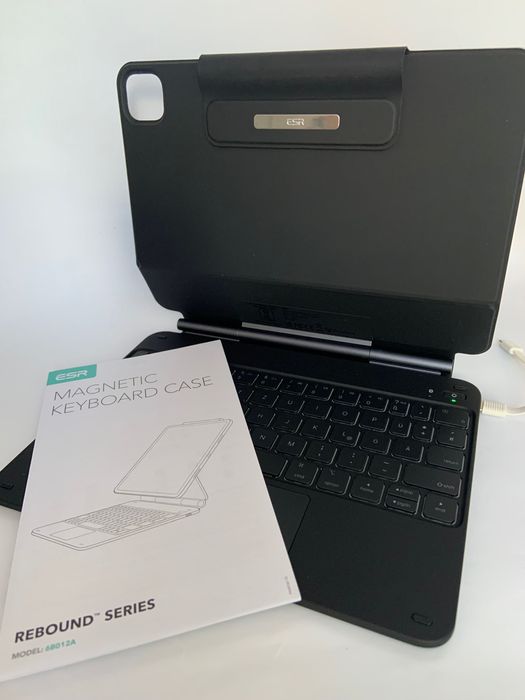 Чохол-клавіатура ESR Rebound Magnetic Keyboard Case для iPad Air 11" M3/M2/10.9" / Pro 11" M1/M2