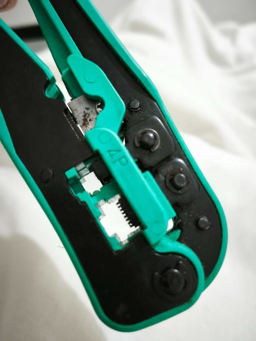 Alicate de cravar fichas modulares