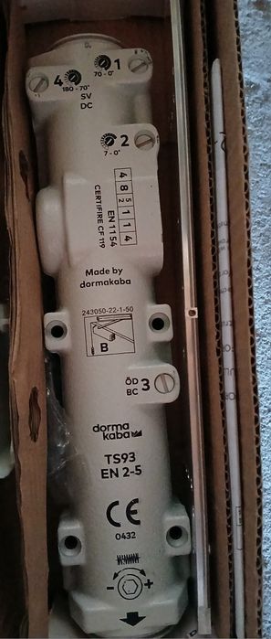 Samozamykacz  do drzwi dorma ts 93G