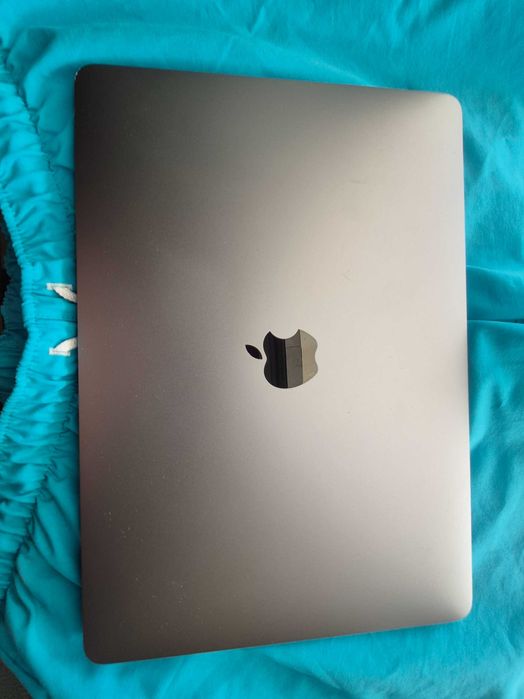 Macbook pro m1 2022