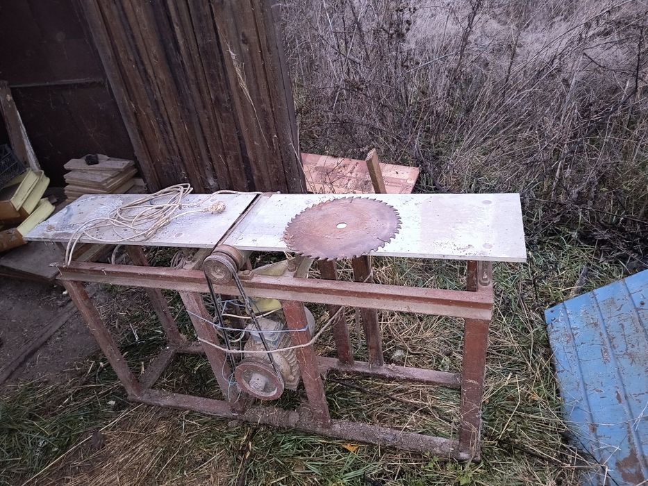 Циркулярка з фуганком