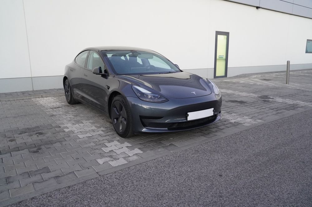Tesla Model 3 RWD