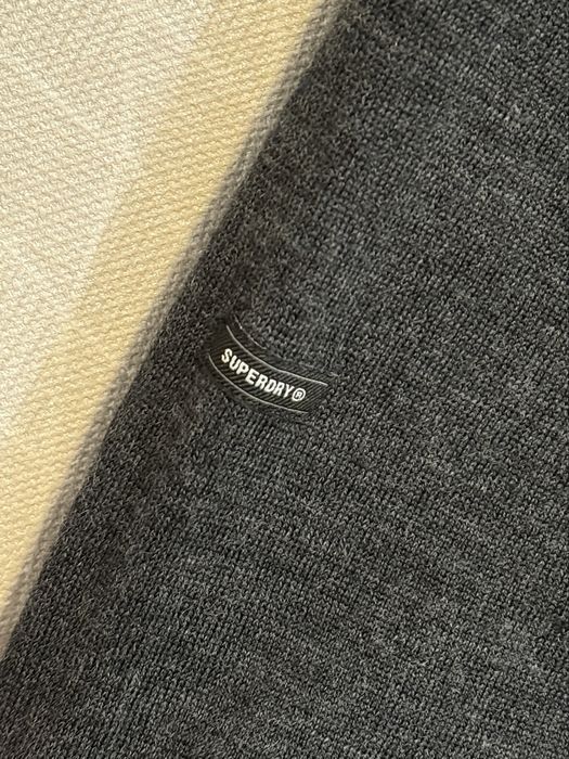 Светр з шерстью молодого ягня, бренд superdry