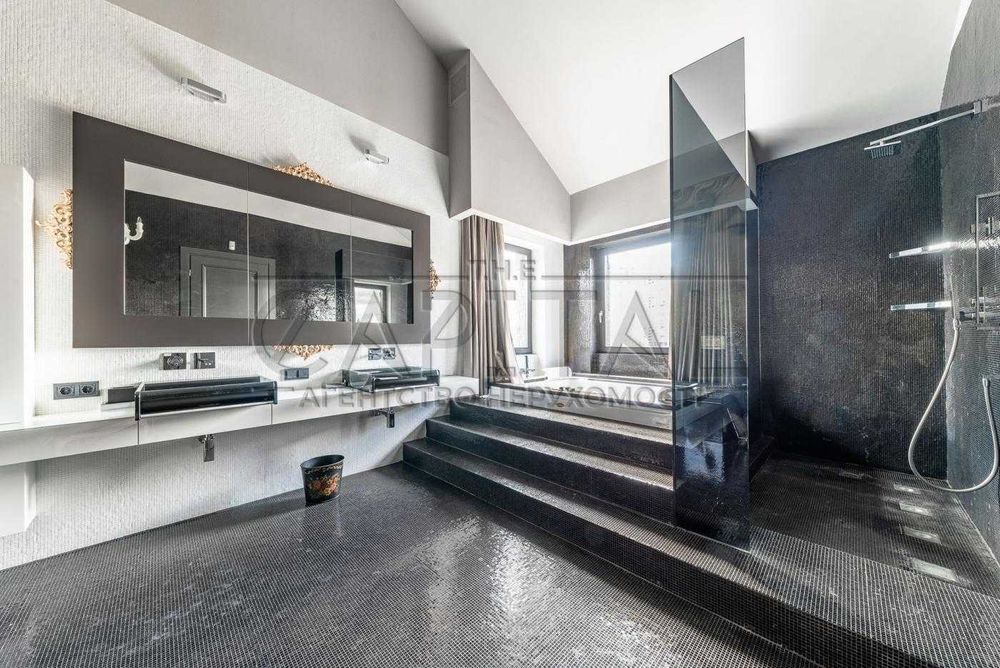 Оренда будинку, Радченка, 400м2, 3 спальні, ігрова, автономний