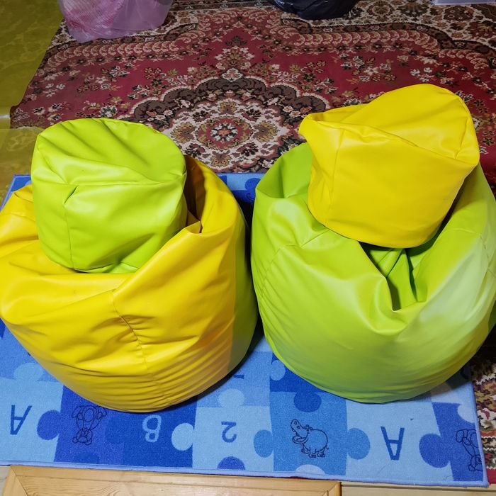 Siedziska pufy duża i mala