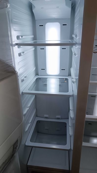 Lodówka SAMSUNG Side-by-Side, model RSH7PNPN