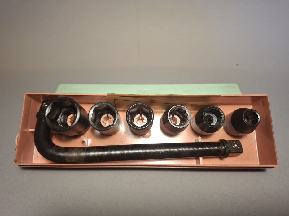 Zestaw kluczy nasadowe prl Nowe