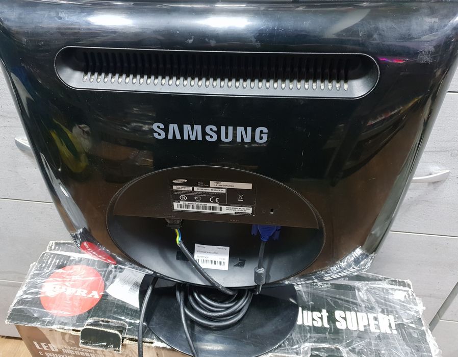 Монитор Samsung 932BF "19"