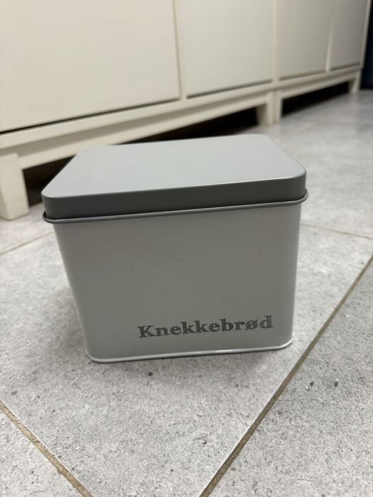 Puszka do przechowywania żywności na ciastka