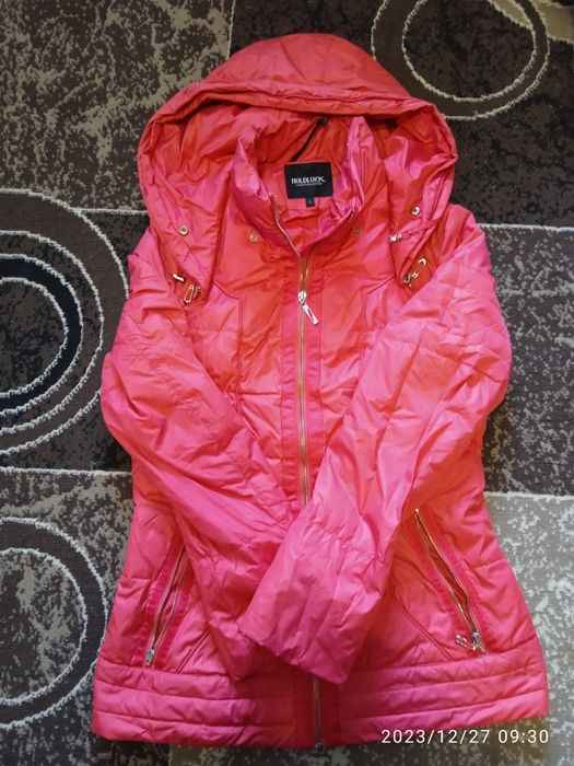 Зимова жіноча куртка 46-48 р