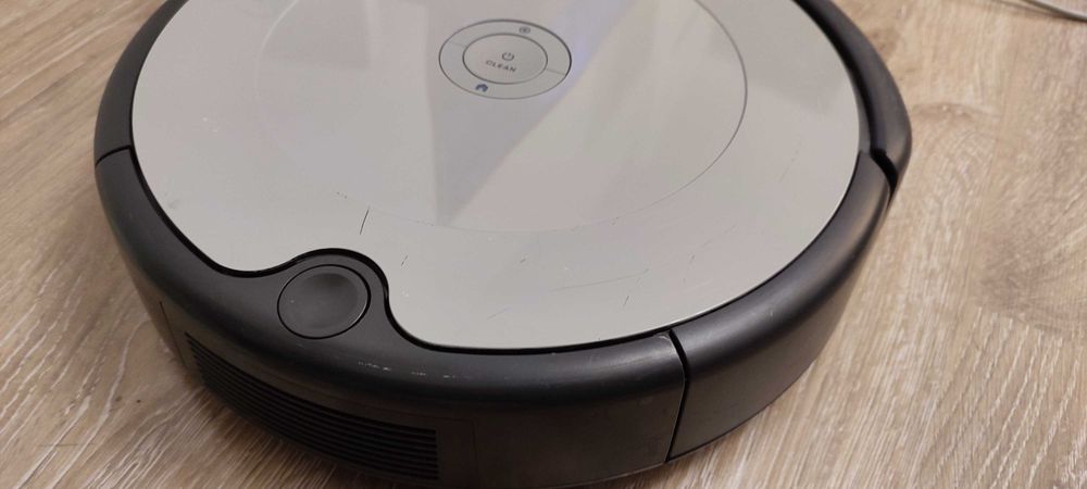 iRobot Roomba 698
