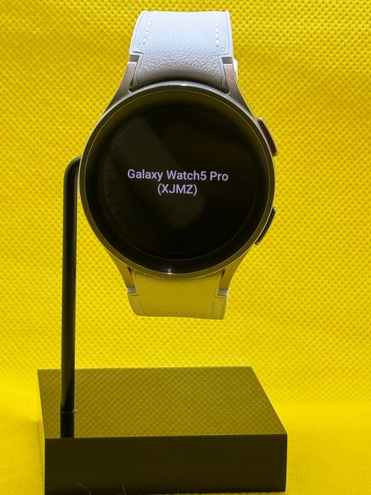 Samsung Galaxy Watch5 Pro 5 Pro silver Titanium найкращий подарунок!