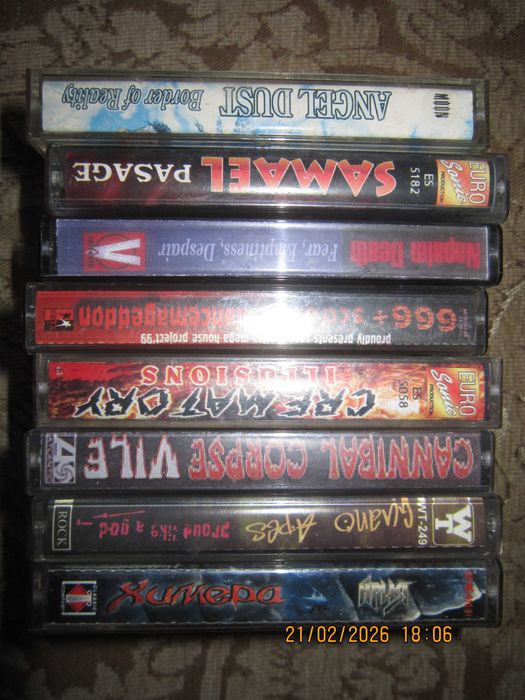 Аудіокасети з закордонною важкою рок-музикою