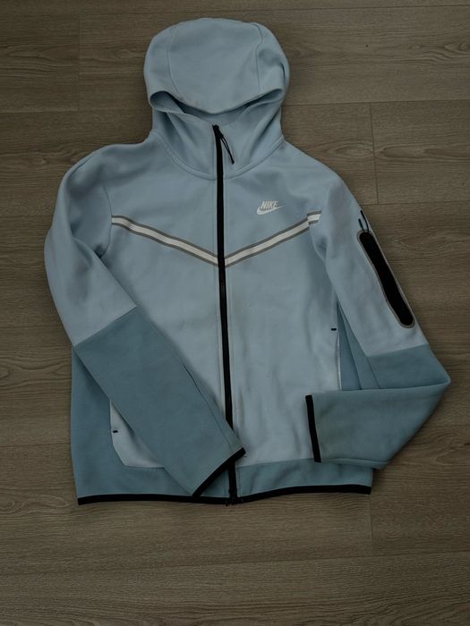 Продам  Nike tech fleece