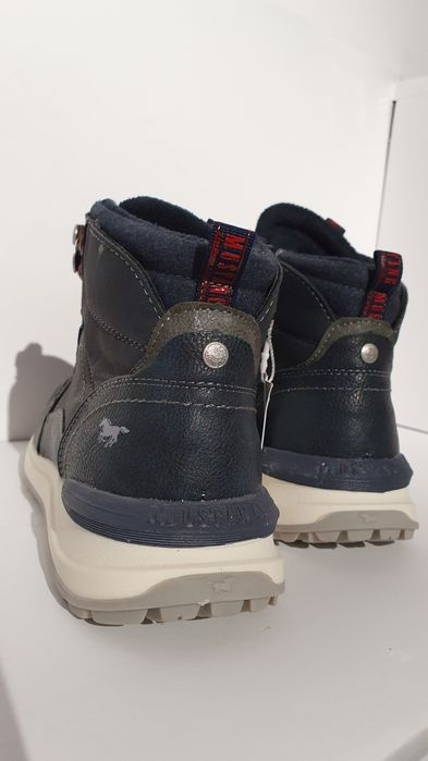Buty męskie nowe Mustang w rozmiarze 43