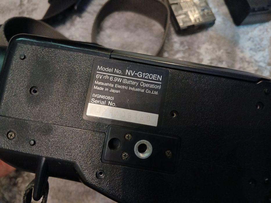 Продам видеокамеру панасоник