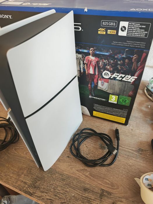 PS5 Slim digital Edition 825GB Seminova, com  1 Comando